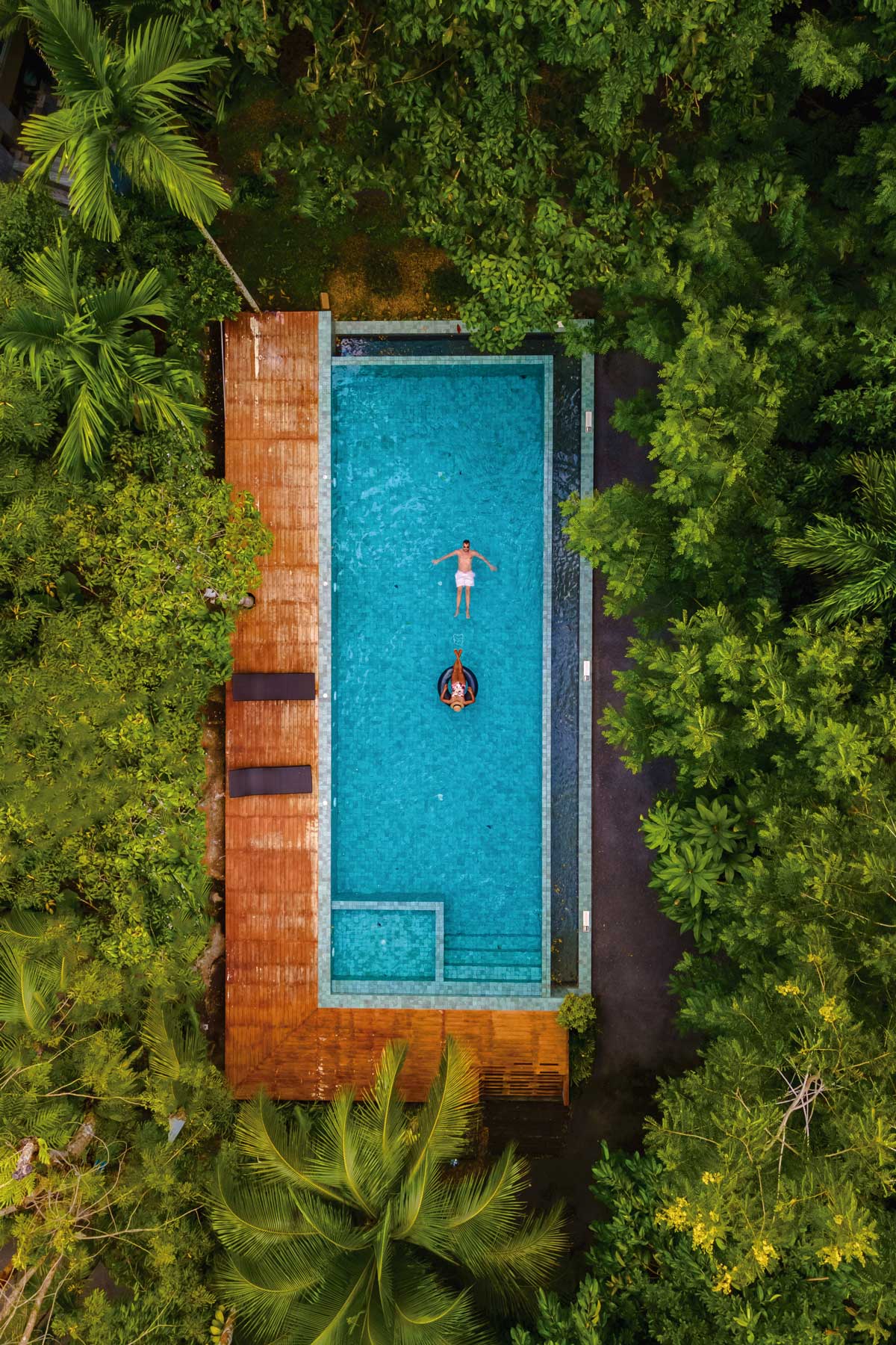 the-agency-pool-paradise