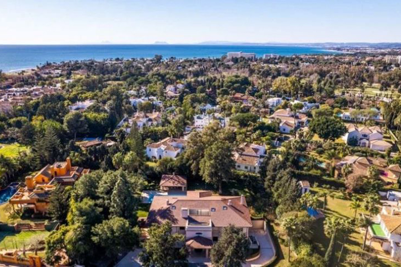 panoromic view of Guadalmina Baja, featured image for the article 